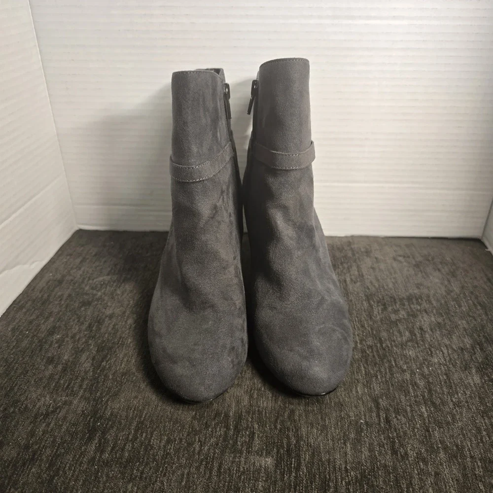 Amelia Grace Grey Faux Suede Ankle Boots Women 6.5 Side Zip Block Heel